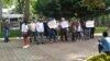 По информации на Facebook странице сообщества "Туркмения объединяемся!", более 20 человек пришли 15 мая на акцию протеста и возложения цветов у посольства Туркменистана в Стамбуле в поддержку Лебапа и Мары - регионов страны пострадавших от урагана.