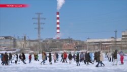 «Пренебречь, вальсируем»: реакция художника на победу Путина на выборах в России (видео) «Пренебречь, вальсируем»: реакция художника на победу Путина на выборах в России (видео)