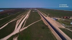 На обочине Крыма: чем живет село на Арабатской стрелке (видео) На обочине Крыма: чем живет село на Арабатской стрелке (видео)