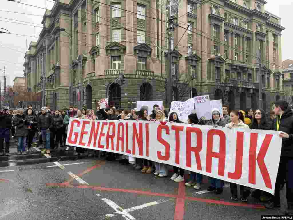 Calling for a general strike, they urged citizens to refrain from going to work, shopping, or making any other financial transactions.  