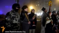 Донецький Євромайдан показав актуальний різдвяний вертеп із участю «Беркута» Донецький Євромайдан показав актуальний різдвяний вертеп із участю «Беркута»