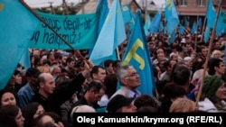 Жалобний мітинг 18 травня 2014 року в Сімферополі в районі Ак-Мечеть