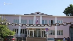 Как в Крыму ожидали приговор активисту Давлатову (видео) Как в Крыму ожидали приговор активисту Давлатову (видео)
