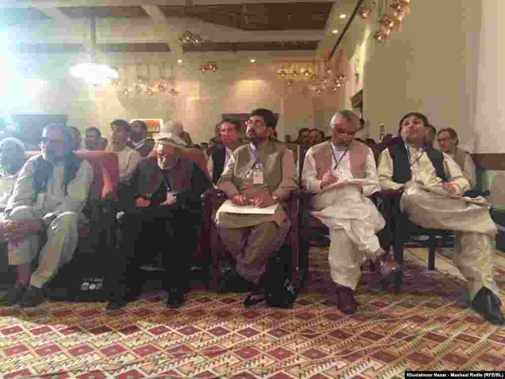 د کويټې پښتو نړيوال کنفرنس ۲۰۱۵ کې د ليکوالانو، څيړونکو او شاعرانو سربېره بلوچستان کې د ملي عوامي حکمران ګوند ځيني وزيران هم شتون لري. 
