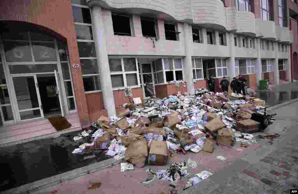 2011 соналъул  2 ноябралда "Шарли Эбдоялъул" редакциялде рехун рукIана жаниб кьвагьулеб лъамалъи букIарал шушби. Гьеб хIужа ккун букIана гьеб даптаралъул жилдалда МухIамад аварагасул карикатураби кьун хадуб.  