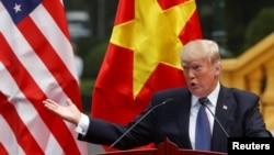 Дональд Трамп на пресс-конференции в Ханое, 12 ноября 2017 года