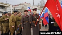 На фото: Крым, Симферополь — митинг, посвященный 75-летию Сталинградской битвы во Второй мировой войне