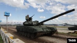 Российский Танк Т-90А во время показательных выступлений на форуме "Технологии в машиностроении" в Жуковском.