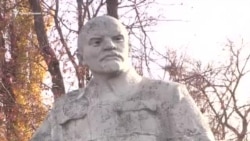 Как крымского коммуниста волнует судьба памятников Ленину (видео) Как крымского коммуниста волнует судьба памятников Ленину (видео)