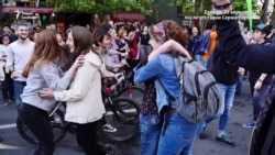 В Ереване танцуют В Ереване танцуют