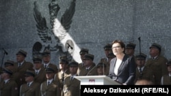 Премьер-министр Польши Эва Копач выступает на открытии музея Катынского преступления
