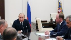 Лицом к событию. Доведет ли Путин Россию до дефолта?  Лицом к событию. Доведет ли Путин Россию до дефолта?