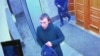 Студент Михаил Жлобицкий за несколько секунд до взрыва в здании управления ФСБ по Архангельской области