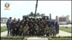 Кадыров открыл памятник танку Т-72. Россия применяла их в Чечне Кадыров открыл памятник танку Т-72. Россия применяла их в Чечне