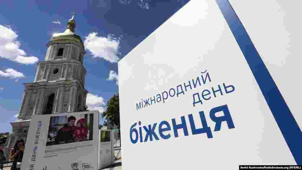 За почти три года российско-украинского конфликта на Донбассе и аннексии Крыма в Украине появилась новая социальная прослойка населения – внутренне перемещенные лица (ВПЛ), простыми словами – переселенцы.