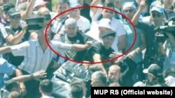 На снимке: лица, подозреваемые в нападении на премьер-министра Сербии Александра Вучича