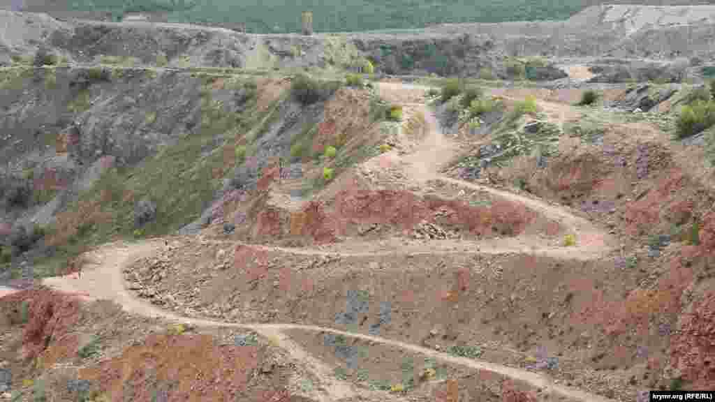 У Кадиковському кар'єрі проводилися мотозмагання Hard Enduro the Crimea, спеціально для перегонів була підготовлена траса протяжністю 9 км, що поєднує в собі піщано-кам'янисті рельєфи високої складності