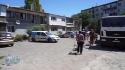 Життя в режимі НС: село під Сімферополем залишається без води (відео) Життя в режимі НС: село під Сімферополем залишається без води (відео)