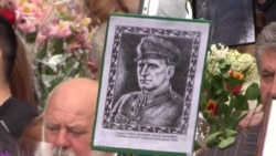 «Орки» и задержания: как прошла акция «Бессмертного полка» в Киеве (видео) «Орки» и задержания: как прошла акция «Бессмертного полка» в Киеве (видео)