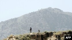 پخوانی تصویر: په شمالي وزیرستان کې د پاکستاني پوځ سرتيري د څوکۍ پر مهال