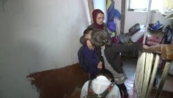 Ҳамсари як узви гурӯҳи "Ҳоҷӣ Ҳалим" мегӯяд, ки аз хобгоҳ берунаш карданд Ҳамсари як узви гурӯҳи "Ҳоҷӣ Ҳалим" мегӯяд, ки аз хобгоҳ берунаш карданд