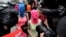 Надежда Толоконникова и Мария Алехина из Pussy Riot перед журналистами