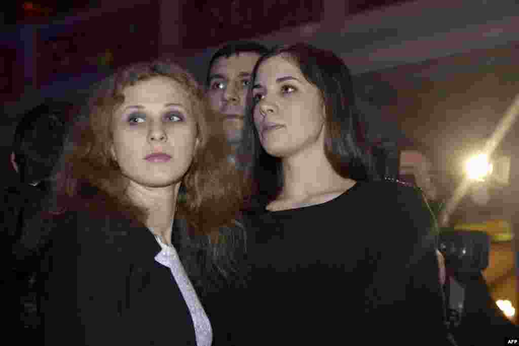  Мария Алехина и Надежда Толоконникова из группы Pussy Riot стали гостями вечера «Кино за мир»