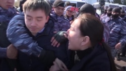 Десятки человек задержаны в Казахстане Десятки человек задержаны в Казахстане