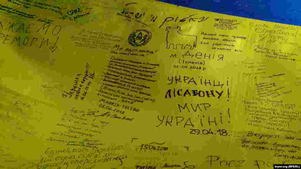 Голова Генічеської райдержадміністрації Олександр Воробйов, який брав участь в акції, зазначив, що Україна отримує підтримку від різних країн світу в умовах російської агресії