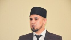 "Башкортстанда башкортлар, татарлар һәм телләре татарныкына якын булган төньяк-көнбатыш диалекты башкортлары яши" "Башкортстанда башкортлар, татарлар һәм телләре татарныкына якын булган төньяк-көнбатыш диалекты башкортлары яши"