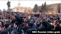 Несанкционированный митинг в Кемерове после смертельного пожара